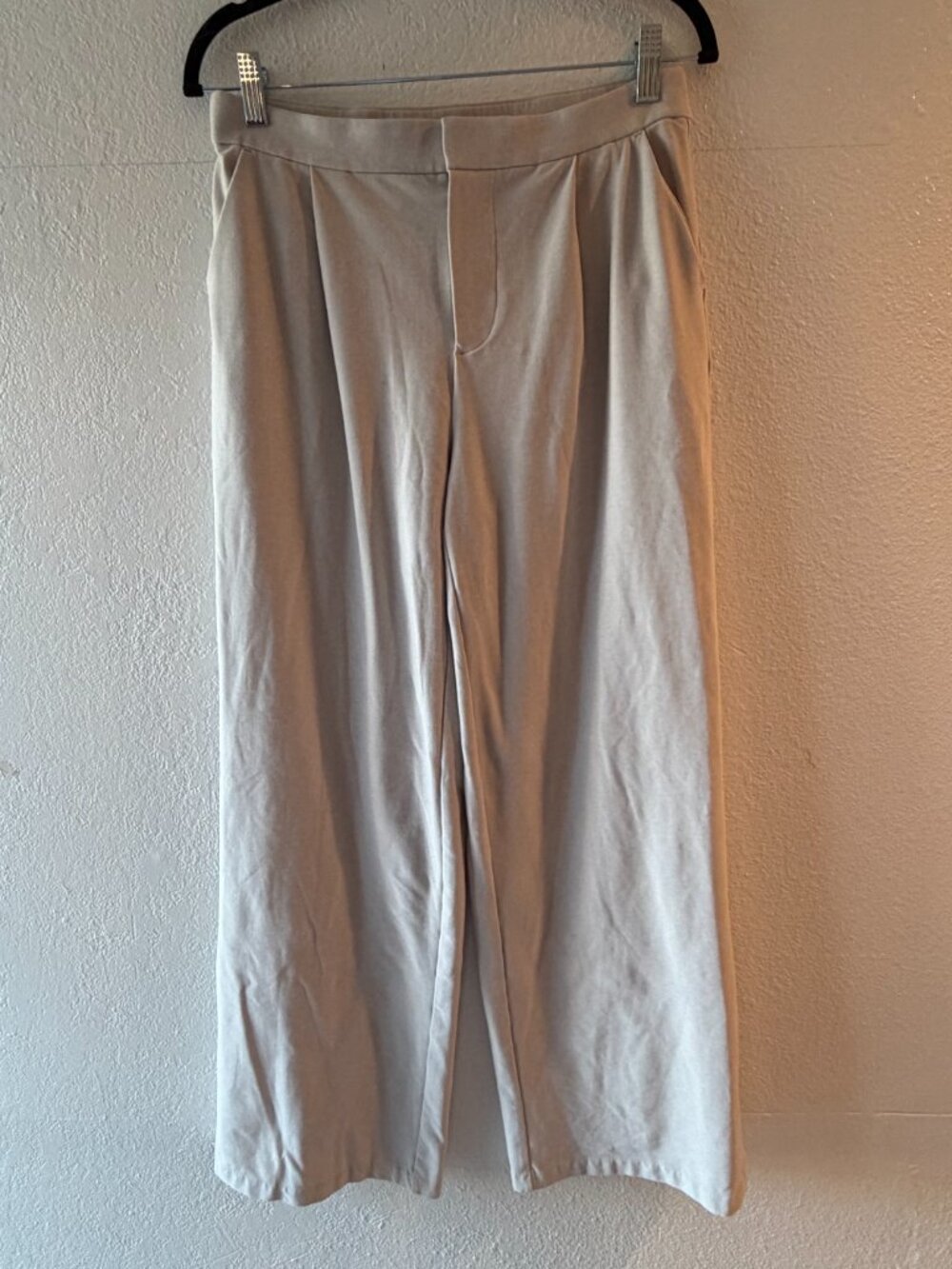 Vuori Khaki Wide Leg Relaxed Fit Elevation Trouser, Size M - Picture 2 of 11